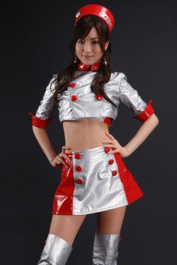美女尿尿图