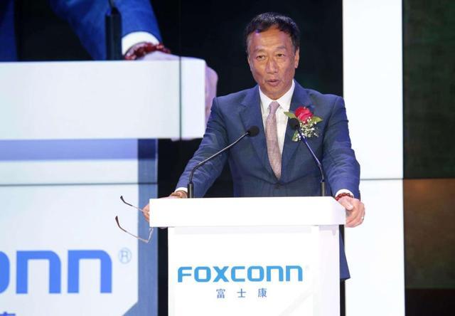 宁德时代自研人形和四足机器人，揭秘科技创新的无限可能