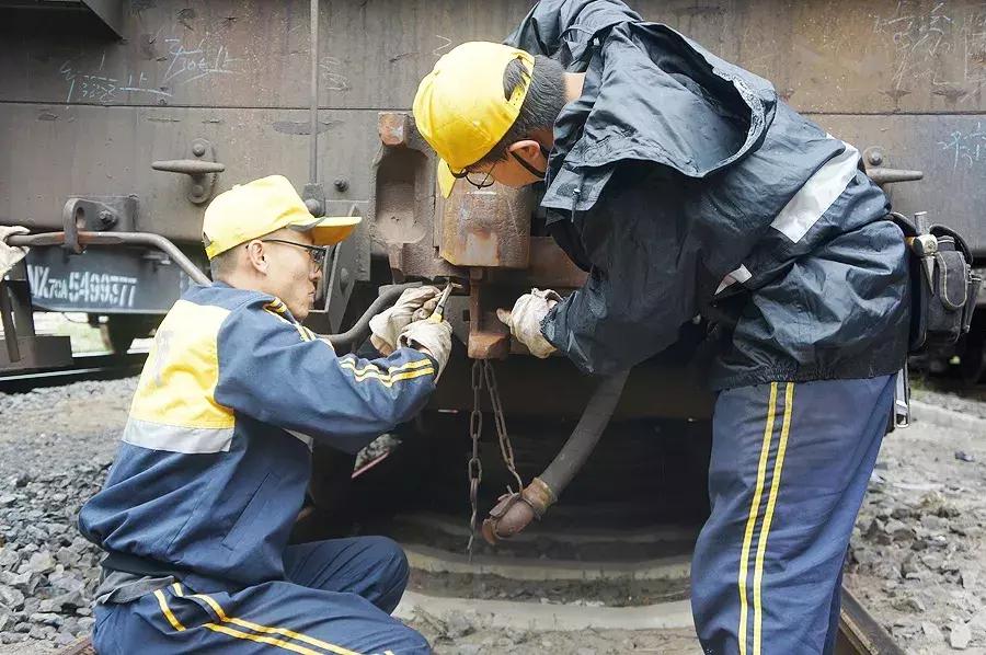通关效率不断提升 中欧班列中通道今年开行突破3000列——连接亚欧大陆的物流新动力