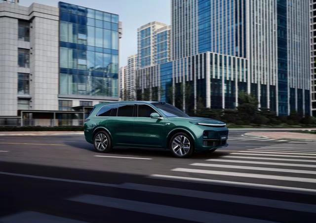 理想汽车，端到端与VLM双系统智驾方案全面解析