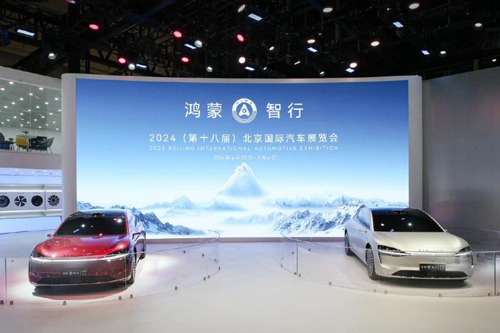 腾势N9亮相广州车展，问界M9面临挑战，一场新能源汽车的巅峰对决