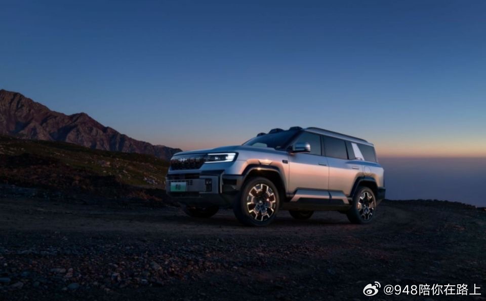 国货旗舰新高度，方程豹豹8震撼上市——售价37.98万元起，开启智能纯电新纪元