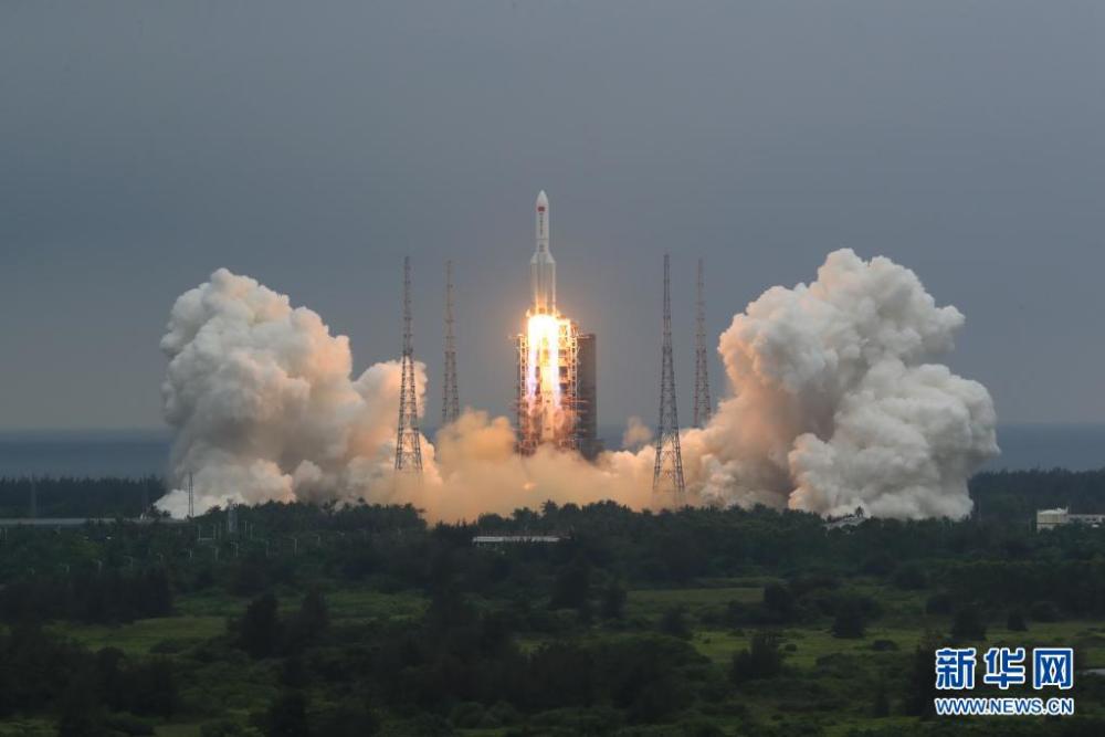 确保空间站正常运行，长七火箭专列再出征——中国空间站建设的新征程