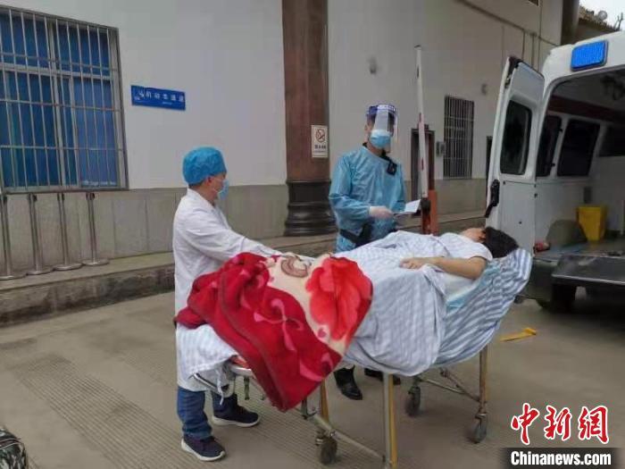 云南瑞丽边检站升级设备，助力出入境管理效率飞跃——瑞丽口岸出入境突破500万人次的背后故事