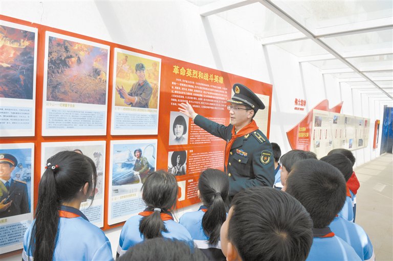 十载共建，铸就新闻传播教育新章，部校共建新闻学院的探索与实践