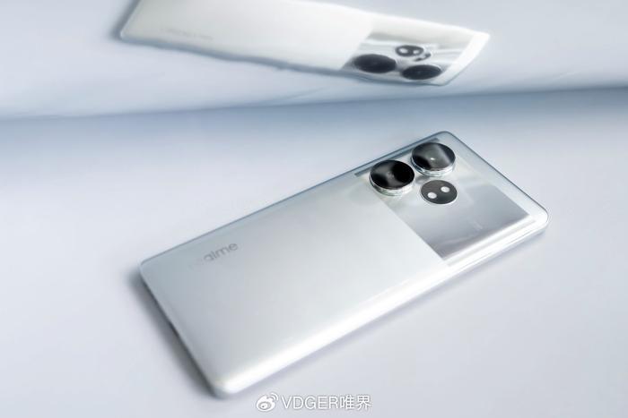 满配旗舰体验，真我Neo7深度评测——双频GPS+三频北斗、WiFi7与5G网络的完美结合