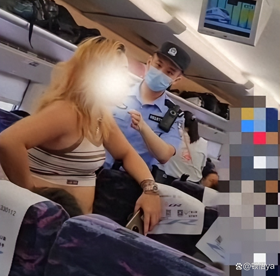 母女列车霸座持刀威胁乘警事件曝光，铁路部门紧急回应！