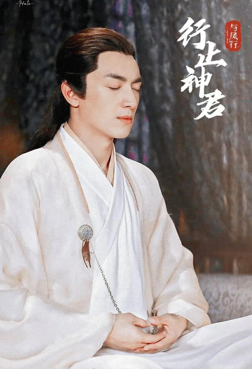 赵丽颖带儿子看烟花秀，母子同框超温馨，疑与林更新隔空互动