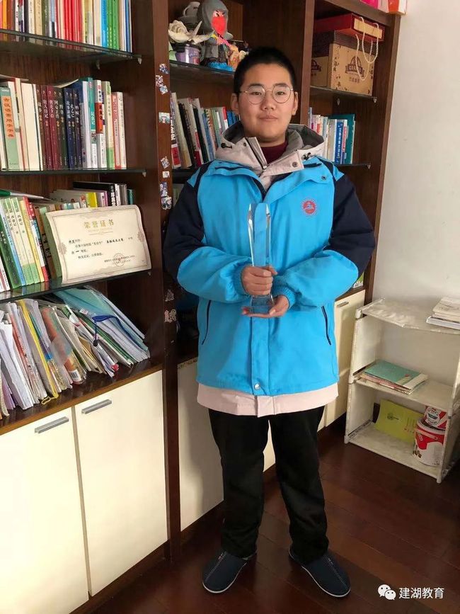 镇江一中张梓桉作文荣获省赛特等奖，一文探究其背后的写作之道