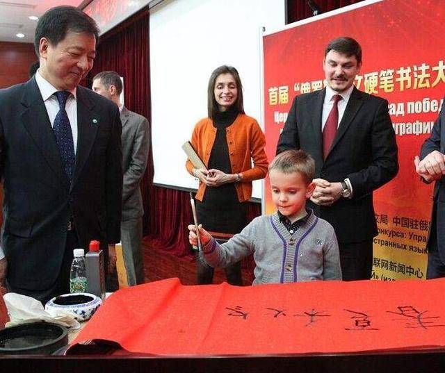 俄罗斯国防部副部长福明，俄罗斯与叙利亚所有反对派团体的联系与合作