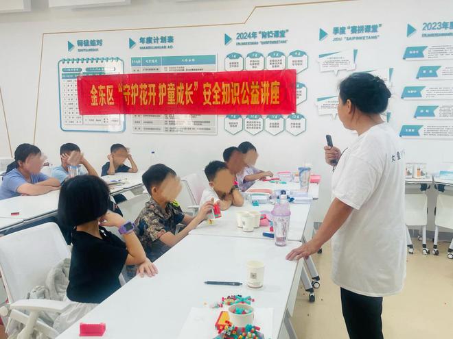 福建爱心企业捐赠爱心鞋，温暖事实无人抚养儿童