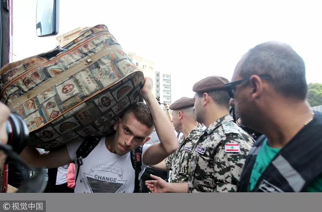 视频显示叙利亚反对派人员进入叙总统府，一场政治风波的幕后真相