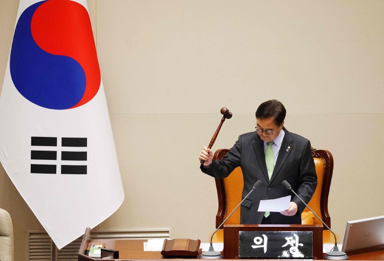 韩国国会议长眼中的危机，国务总理与执政党共同行使总统权限的挑战与反思