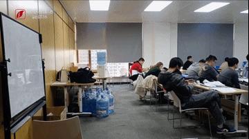中公教育，内外经营环境稳定，发展步伐稳健