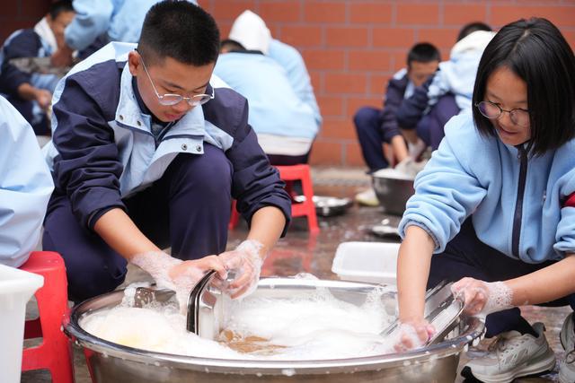 学生点单，学校接单！兴仁市实验中学学生给学校食堂打出暖心好评的背后故事