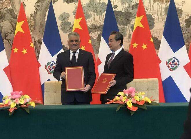 阿联酋总统外交顾问谈叙利亚局势，我们必须拭目以待，一个可信的民族国家是解决方案