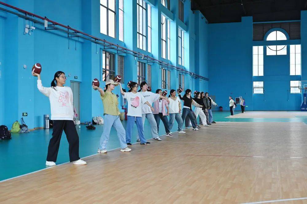 匹克球、健身龙舞……探寻有趣的体育选修课，你上过几门？