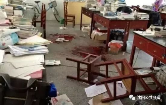 荒谬！班主任限制15岁男生晚自习上厕所，背后真相令人震惊